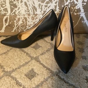 Dream Paris black patten black leather heals 7.5